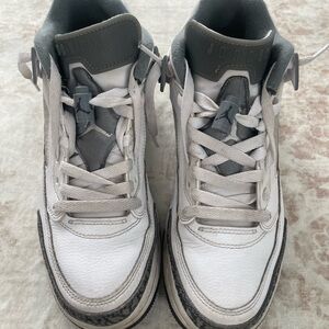 Jordan Kids Sneakers in White and Gray Jordan 4 Spikzie
